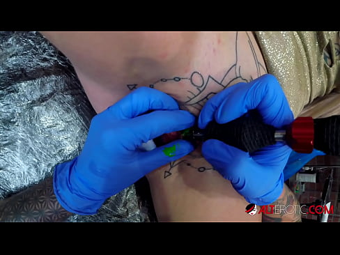 ❤️ Extremely tattooed hottie Sully Savage got a tattoo on her clitoris Homemade porn at porn en-us.com-fullporner.ru